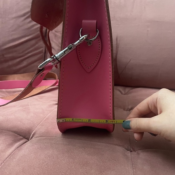 Barbie pink The Leather Satchel Co 13-14inch bag purse crossbody handle EUC - Picture 8 of 10